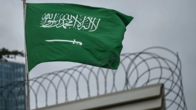 علم السعودية فوق مبنى القنصلية السعودية في إسطنبول في 10 كانون الثاني/يناير 2019 - الصورة لفرانس 24